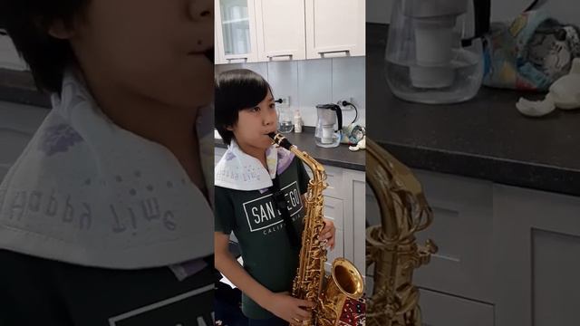 Старинная Французская Песенка (П.Чайковский) смотреть онлайн