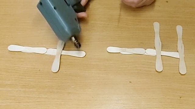 Взял палочки от морженого и сделал своими руками самоделку. Получился домашний фонтан смотреть онлайн