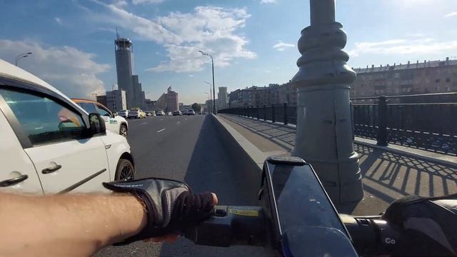 "Whoosh" Ninebot Max Plus Electric Scooter To Rent - evening riding in Moscow смотреть онлайн