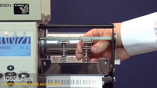 Как настраивать печатающую головку принтера этикеток Zebra 105SLplus смотреть онлайн