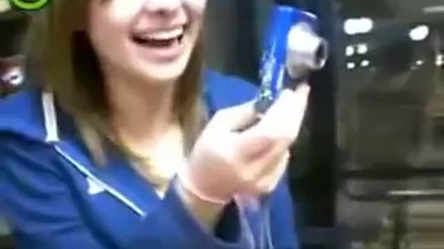 Смеялась так что описалась... смотреть онлайн