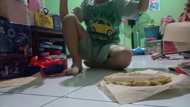 makan pizza mie rasanya maknyus kayak mie asli?! смотреть онлайн