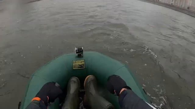 НА НАДУВНОЙ ЛОДКЕ В МОСКВУ/КРЕМЛЬ/МОСКВА-РЕКА/4 СЕРИЯ смотреть онлайн