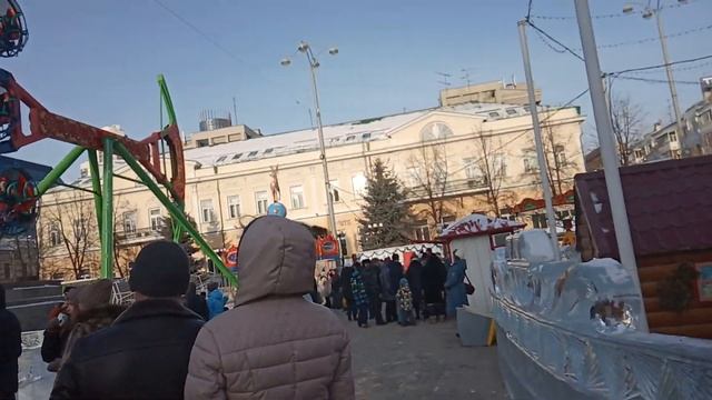 Новогодняя Елка на площади г. Екатеринбурга -2019 г. Видео Нусратуллина Ф.Г. смотреть онлайн