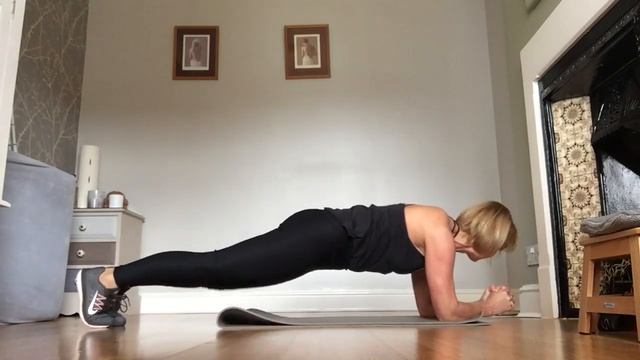 Fit2Burst | Quick Plank Workout (no equipment needed) смотреть онлайн