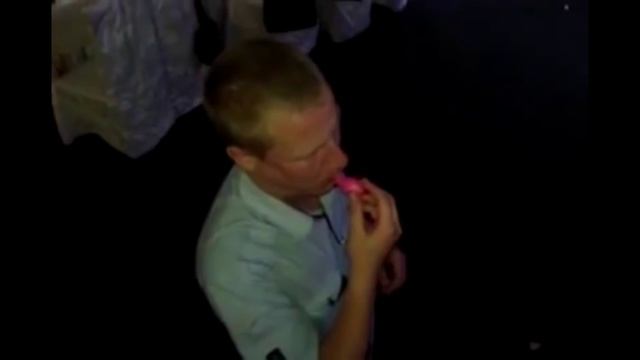 Подавился шариком