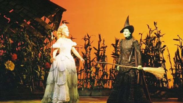 Laura Bell Bundy - Popular (Wicked) смотреть онлайн