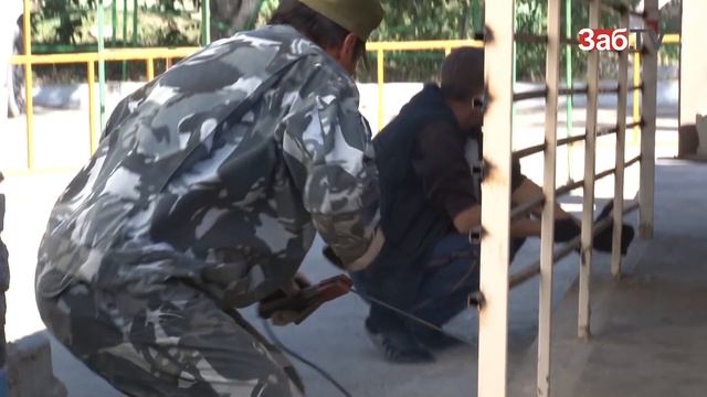 Пенсионерка, упавшая в подвал читинского магазина, находится в реанимации смотреть онлайн