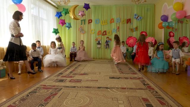 Випускний у дитячому садочку "Оленка" 2018. смотреть онлайн