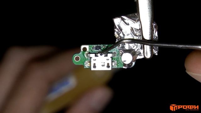 Разборка и замена разъёма зарядки HTC Desire 326G Dual Sim смотреть онлайн