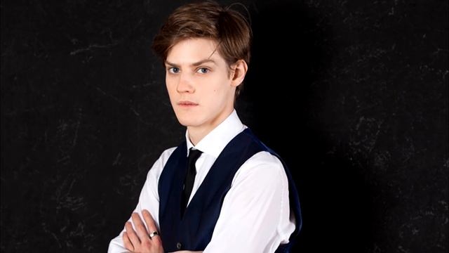 Возомнил из себя звезду: «Бездарный» сын Табакова спускает отцовское наследство смотреть онлайн