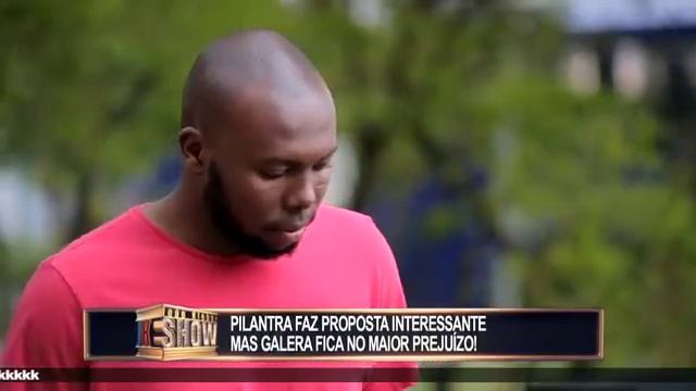 Acha que vai se dar bem no jogo da bolinha no copo e acaba partindo pra cima do camelô смотреть онлайн