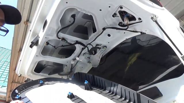 Как снять обшивку задней двери багажника на Hyundai Creta смотреть онлайн