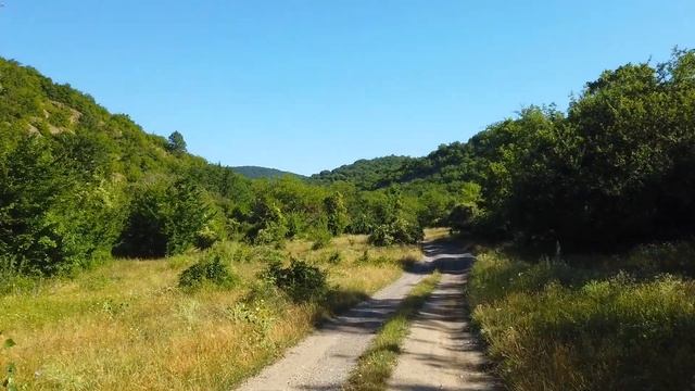 Древняя земля Крыма. Село Ворон. Дорога на озеро. смотреть онлайн