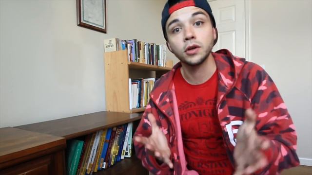 Whip something out - W26D3 - Daily Phrasal Verbs - Learn English online free video lessons смотреть онлайн