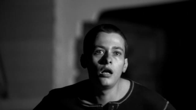 Американская история Х (Зубы на бордюр) смотреть онлайн