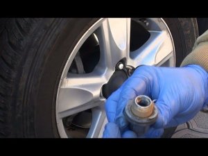 НИКОГДА НЕ СМАЗЫВАЙТЕ БОЛТЫ и ГАЙКИ КОЛЕС