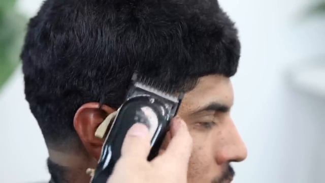 BARBER TUTORIAL, LOW TAPER FADE HAIRCUT, FOR BEGINNERS! смотреть онлайн