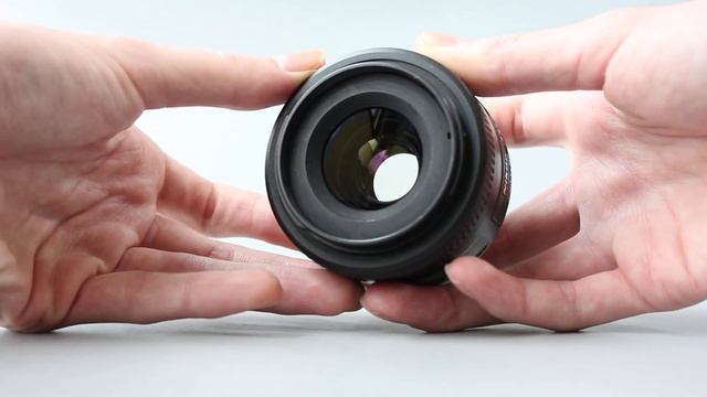 Объектив Nikon AF-S 35mm f1.8G DX смотреть онлайн