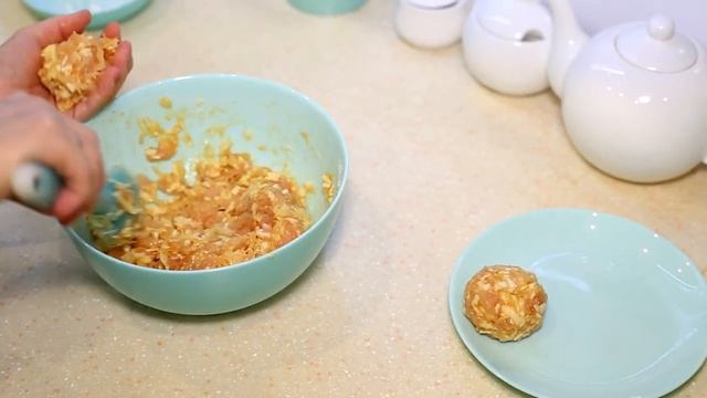 Пышные сочные котлеты из куриного филе. смотреть онлайн