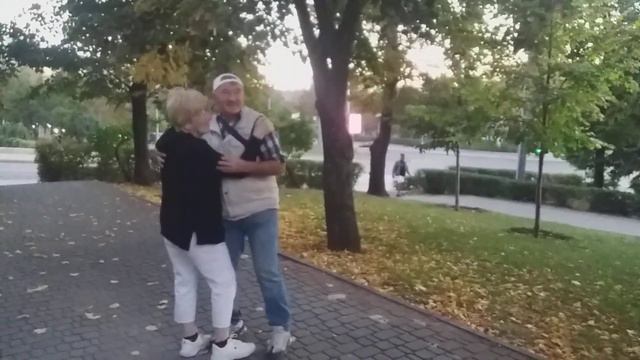 Харьков,танцы в сквере,"Я люблю тебя навсегда..." смотреть онлайн