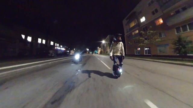 KingSong 18Xl & Honda VFR 800 interceptor смотреть онлайн