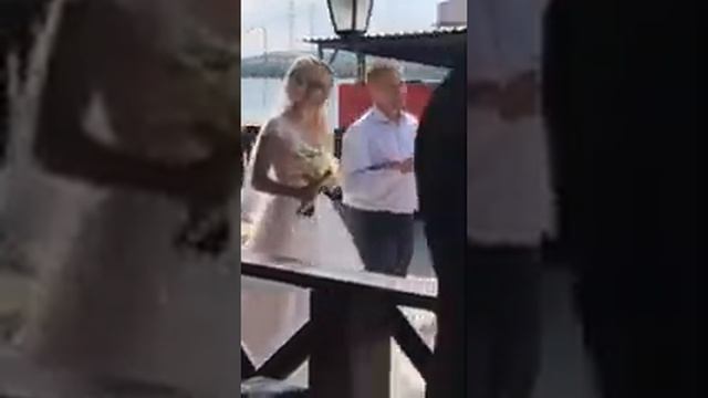 Выход невесты. Папа ведёт невесту, выездная регистрация смотреть онлайн