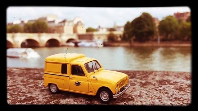 Renault 4 fourgonnette de la poste 1962 FrenchCarsToys смотреть онлайн