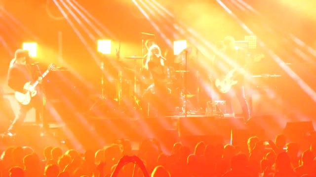 SOUNDGARDEN & TAYLOR MOMSEN : "Rusty Cage" (CHRIS CORNELL) Forum / Los Angeles (Jan 16, 2019) смотреть онлайн