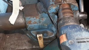 Как вытащить из дрели сверло