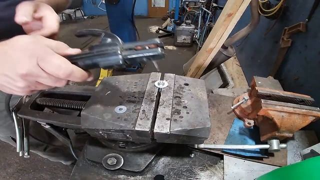 Закладная гайка смотреть онлайн