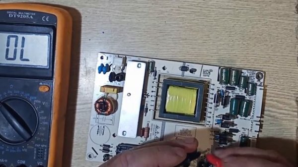 Мигает индикатор включения IZUMI TLE32H330B