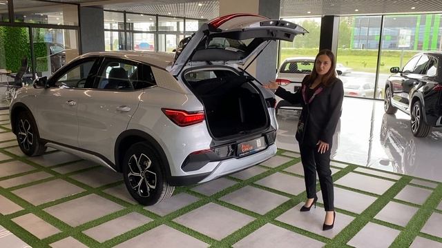 BYD Yuan Plus электрический кроссовер из Китая ( Юань Плюс ) смотреть онлайн