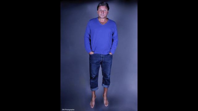 "Qui naquit ? " du 22 Avril Camille Lacourt - Patrick Adler смотреть онлайн