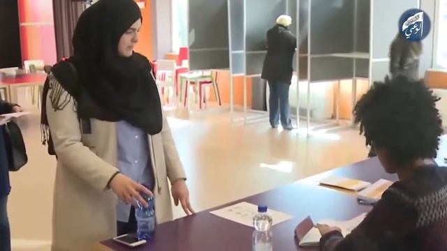 Европейские работодатели могут запрещать ношение хиджаба на рабочих местах смотреть онлайн