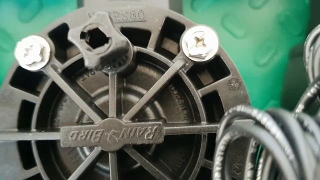 Automatyczny zestaw Rain Bird 6 sekcji do podlewania ogrodu. SKLEP Warszawa ul. Wenecka 14 смотреть онлайн