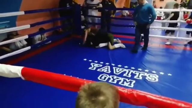 Хайлайты первого боя в MMA