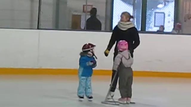 первые коньки, 1 мес. смотреть онлайн