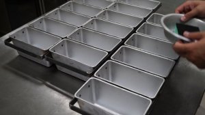 ПОЧЕМУ ХЛЕБ ПРИЛИПАЕТ К ФОРМАМ ? ПОДГОТОВКА ХЛЕБНЫХ ФОРМ.