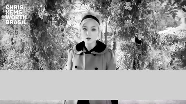 Pom Klementieff zoa Chris Hemsworth no Fantasy Football (LEGENDADO) смотреть онлайн