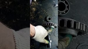 ЮМЗ 6 вылетает задняя скорость ч 1