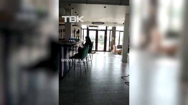 Проход на виадук у Центрального парка закрыли досками и баннерами смотреть онлайн