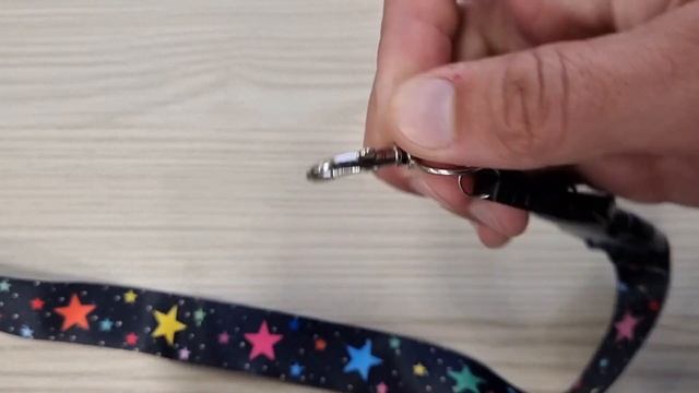 Держатель для бейджа/пропуска/карточки с лентой Звездочки смотреть онлайн