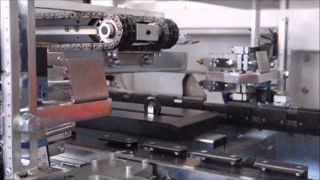 Групповая упаковка консервных банок в гофрокороб | Оборудование ROBOPAC смотреть онлайн