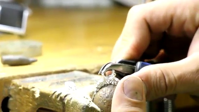 Engagement Rings manhasset смотреть онлайн