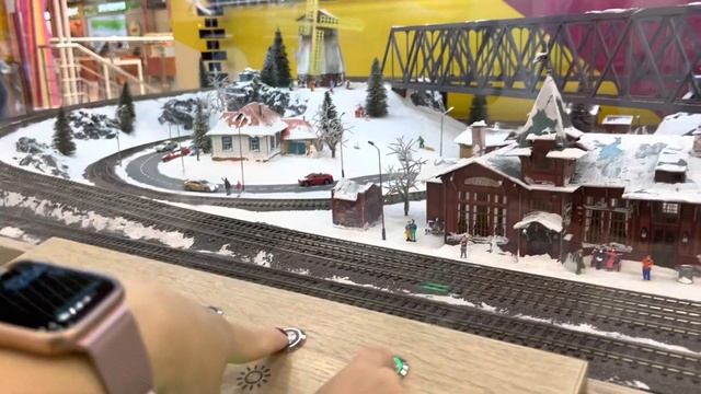 Новогоднее настроение в магазинах Москвы Печальные новости от ютюба Нежный творожный кекс с изюмо смотреть онлайн