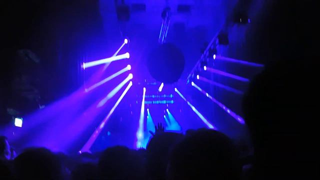 Underworld - Dark and Long ( Dark train) Played by Sasha & Digweed @ District 8 Dublin Nov 2019 смотреть онлайн