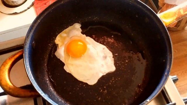 Как приготовить яичницу идеально, рецепт который я готовлю на завтрак! смотреть онлайн