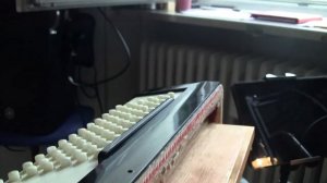 Баян Китайского производства  . " Секрет " открытия-вскрытия левой басовой его части . Ролик 002