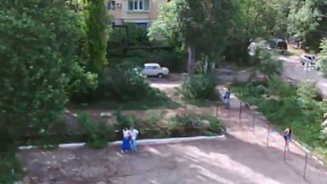 Школа №39 в день последнего звонка. Симферополь. Видео с квадрокоптера смотреть онлайн